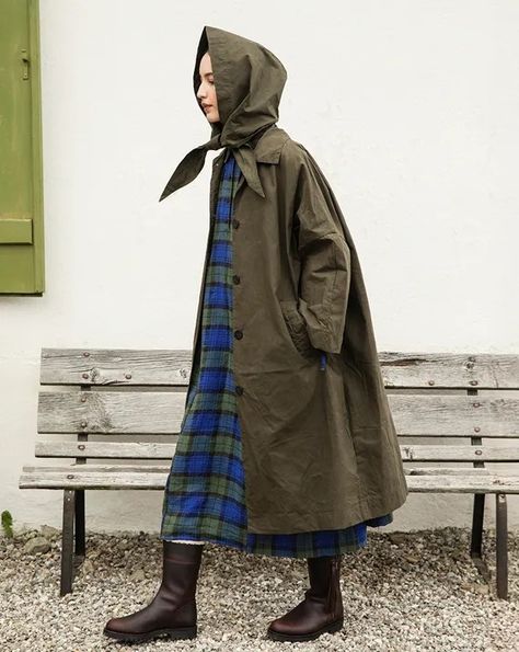 outerwear.webp (570×716) British Fashion Aesthetic, Autumn Winter Fashion 2024, Winter 2025 Fashion Trends, Denim Blanket, Barbour Style, Eclectic Grandpa, Fashion Trend Forecast, Parisienne Chic, Scarf Shirt