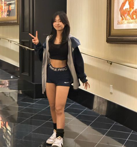 Abg Outfits, Spoiled Sister, Amelia Wu, Princess Amelia, Mall Outfit, Oufits Casual, Preppy Girl, Standing Poses, Foto Ideas Instagram