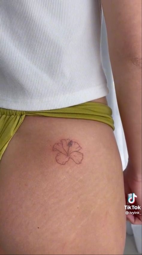 Puakenikeni Tattoo, Line Work Tattoos Women, Small Hibiscus Tattoo, Simbols Tattoo, Hibiscus Tattoo, Petite Tattoos, Jesus Love, Classy Tattoos, Discreet Tattoos