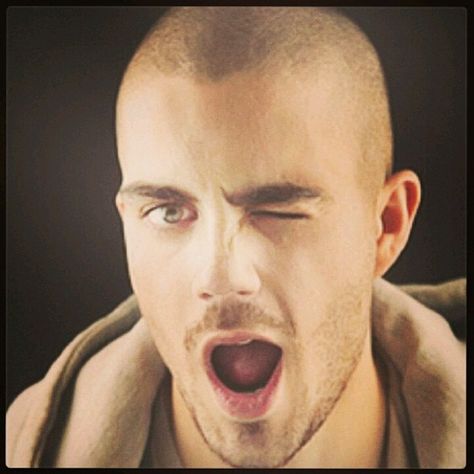 Such a cutie! Buzz Cut For Men, Max George, Winky Face, Male Pattern Baldness, Male Celebs, Hottest Male Celebrities, Irish Boys, Buzz Cut, Shaved Hair