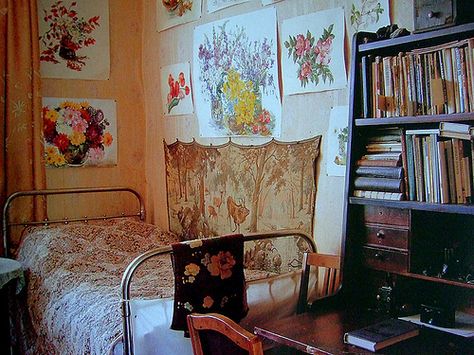 The Russian House | annekata | Flickr Russian Dacha, Russian Decor, Russian House, European Bedroom, Russian Interiors, European Home, Flower Paintings, Paintings Prints, Eastern European