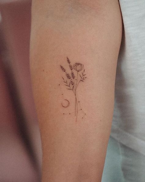 Gemini Lavender Tattoo, Flower And Constellation Tattoo, Wildflower Tattoo Back, Gemini Rose Tattoo, Lavender Moon Tattoo, Delicate Wildflower Tattoo, Feminine Bicep Tattoo, Boho Arm Tattoo, Small Bicep Tattoos For Women