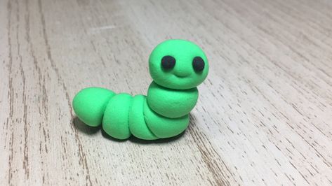 Moulding Clay Ideas, Polymer Clay Worm, Clay Animals Easy Step By Step, Clay Worm, Animals Polymer Clay, Ceramic Trinkets, Clay Step By Step, Clay Trinkets, Clay Easy