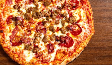 Pizza Topping Combinations, Gourmet Pizza Toppings, Clam Pizza, Pizza Toppings Combinations, Slice Pizza, Pizza Topping, Grilled Prawns, Classic Pizza, Gourmet Pizza