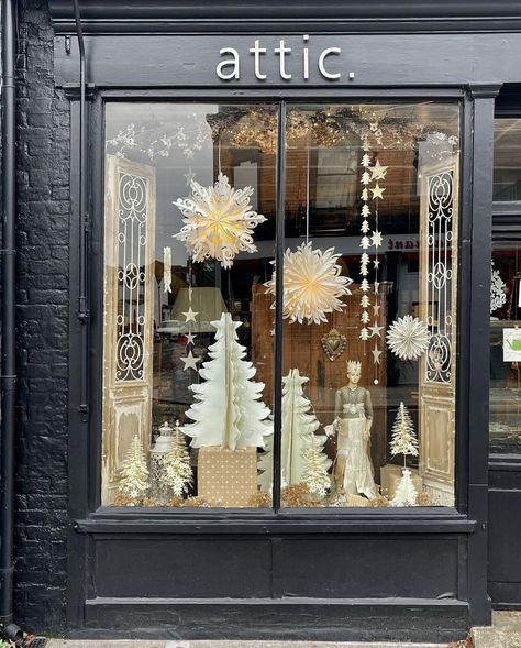 17 Magical Christmas Window Display Ideas to Spark Holiday Joy 16 Christmas Window Display Ideas, Window Display Ideas, Hanging Origami, Store Window Displays, Christmas Window Display, Foliage Wreath, Christmas Decor Inspiration, Farrow And Ball Paint, Paper Light