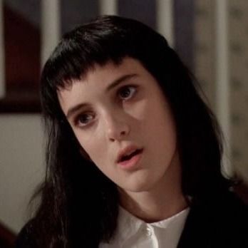 Beetlejuice Winona, Romeo And Juliet 1996, Juliet 1996, The Season Of The Witch, Beetlejuice Cartoon, Winona Forever, Beetlejuice Movie, Gothic Hairstyles, Lydia Deetz