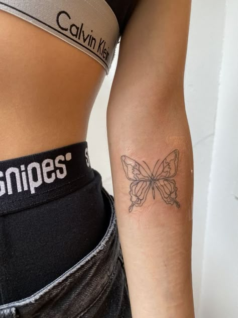 Butterfly Forearm Tattoo, Butterfly Arm Tattoo, Small Back Tattoos, Small Tattoos Simple, Arm Tattoos For Women, Discreet Tattoos, Dainty Tattoos, Subtle Tattoos, Feminine Tattoos