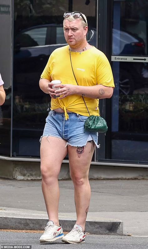 Sam Smith dons denim short shorts on Sydney's Oxford Stree | Daily Mail Online Sam Smith Instagram, T Shirt Knot, Shirt Knot, Johnny Depp Style, Denim Short Shorts, 31 December, Manic Pixie Dream Girl, Scantily Clad, Gay Fashion