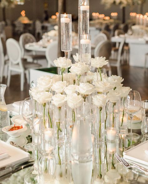 White Wedding Table Decor With Candles, Engagement White Decorations, All White Engagement Party Decorations, All White Wedding Reception Decoration, All White Wedding Ideas, All White Decorations Party, All White Centerpieces Wedding, Wedding Tables Decoration Ideas, White Wedding Centerpieces Elegant