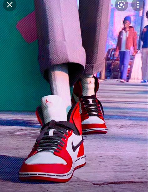 Best Sneakers For Men, Best Sandals For Men, Miles Spiderman, Image Spiderman, Opening Scene, Miles Morales Spiderman, Spiderman 3, Sandals For Men, Jordan 1s