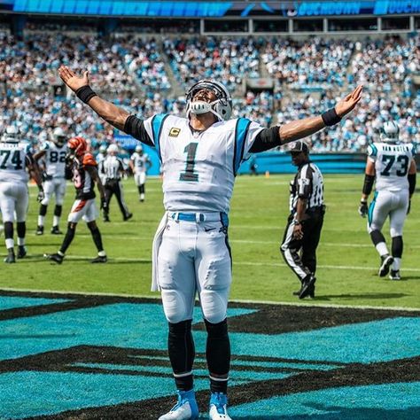 Cam Newton Wallpaper, Can Newton, Cam Newton Panthers, Cool Football Pictures, Carolina Panthers Football, Nfl Football Pictures, Basketball Players Nba, Panthers Football, Nfl Photos