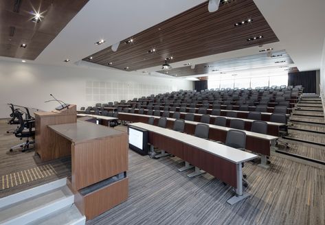 B+H and hariri pontarini realizes university of toronto law building as a luminous pavilion Lecture Hall Design, Law Pictures, University Interior Design, Auditorium Design, Classroom Interior, Lecture Hall, Lecture Theatre, School Interior, Lectures Hall