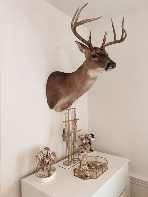 Deer Mount In Bedroom, Outskirts House, Pink Country Room, Southern Room Ideas Bedrooms, Rodeo Bedroom, Country Room Aesthetic, Girly Western Bedroom, Country Girl Bedroom, Western Room Ideas