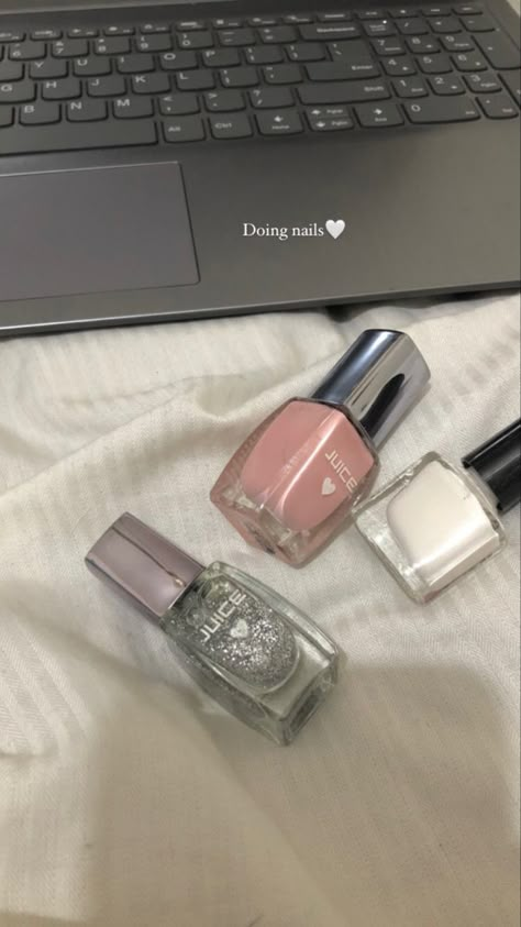 Paint Nails Aesthetic, Doing Nails Aesthetic, Painting Nails Aesthetic, Jaz Core, Doing Nails At Home, Romanticizing Summer, Status Ideas, Polish Names, Nail Paints