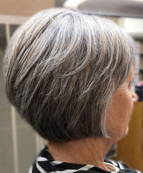 Gray Pixie Bob over 70 Gray Pixie, Short Hairstyles Over 50, Pelo Afro, Mom Hairstyles, Natural Hair Styles Easy, Short Pixie Haircuts, Pixie Bob, Hairstyles Long, Trending Hairstyles