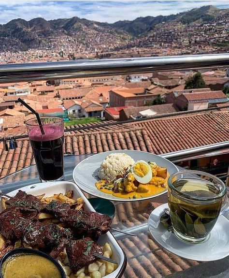 Machu Picchu & Cusco Tours🦙 on Instagram: “📍Disfrutando de un almuerzo acompañado de esta increíble vista de la ciudad �😍 Photo by @roelcusa #PeruDestinations #Southamerica” Peru Food, Machu Picchu Peru, Inca Empire, Peru Travel, January 25, Adventure Book, Machu Picchu, Travel Goals, Tourist Destinations