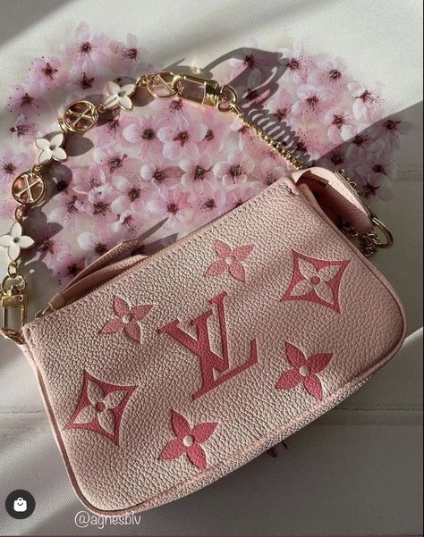 Pink Lv Bag, Louie Vuttion, Sacs Tote Bags, Dior Book, Trendy Purses, My Style Bags, Luxury Bags Collection, Louis Vuitton Pink, Handbag Essentials