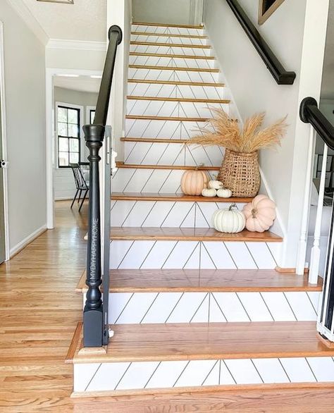 Stairs Wall Design, Stairs And Hallway Ideas, Diy Stairs Makeover, Stairs Makeover Ideas, Remodeling Hacks, Stairs Renovation, Rustic Stairs, Stair Riser Decals, Stairs Makeover