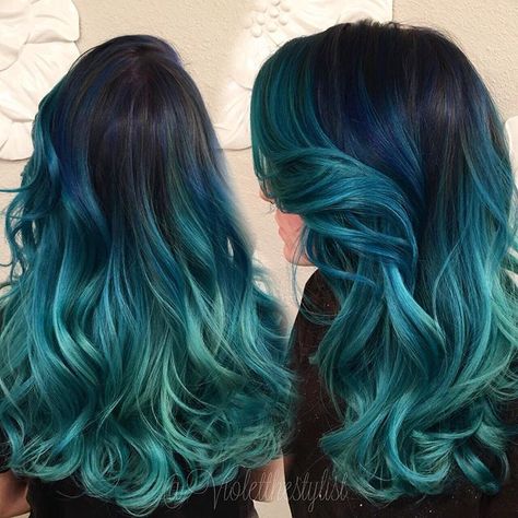 Mermaid Turquoise Hair Ombre, Dark Teal Hair, Lumpy Space, Teal Ombre, Hairstyles Curls, Cute Hair Colors, Teal Hair, Turquoise Hair, Hair Ombre