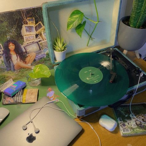 Sza Ctrl Vinyl, Ctrl Vinyl, Ctrl Sza, Aesthetic Dark Green, Aesthetic Sage Green, Sza Aesthetic, Sza Ctrl, Aesthetic Vinyl, Mint Green Aesthetic