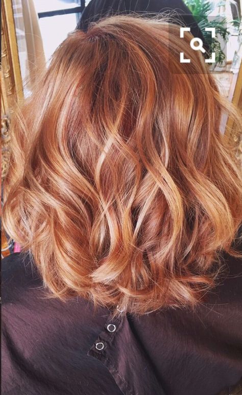 Auburn And Strawberry Blonde Hair, Platinum To Strawberry Blonde, Vintage Tattoo Ideas For Women, Copper Hair Color With Blonde Highlights, Red Hair Summer 2023, Fall Hair For Red Heads, Strawberry Blonde Hair Color Highlights, Red Heads With Blonde Highlights, Bronze Hair Color Copper