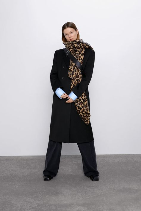 Animal Print Scarf Outfit, Euro Outfits, Runway Model Aesthetic, Zara Scarf, Scarf Outfit, Animal Print Scarf, Short Dresses Casual, Lightweight Scarf, Pinterest Fashion