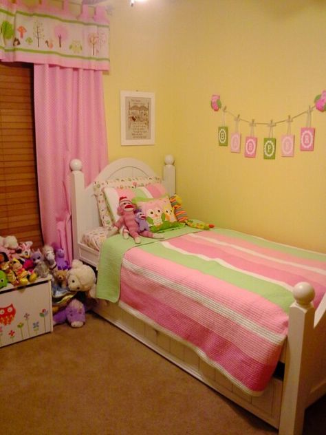 Owl girl bedroom, cottage style Girls Bedrooms Kids, Bedroom Ideas For Girls Kids, Reading Nook Toddler, Shared Closet Organization, Bedroom Boys Kids, Loft Beds Kids, Bedroom Cottage Style, 2000s Bedroom, 2000s Room