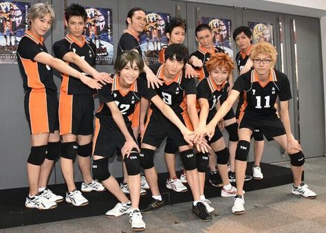 They're adorable <3 Haikyuu Live Action, Kimura Tatsunari, Haikyuu Cosplay, Fitness Shirts, Akaashi Keiji, Haikyuu Karasuno, Haikyuu 3, Stage Actor, Shall We Date