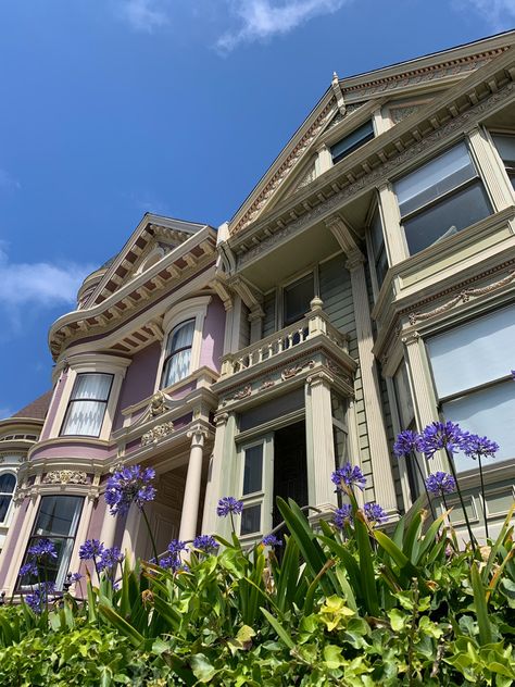 Apartment Building California, Sam Francisco, Photography Location Ideas, Aesthetic Buildings, Witch Aesthetics, Love And Other Words, California Towns, San Francisco Houses, Dream Reality