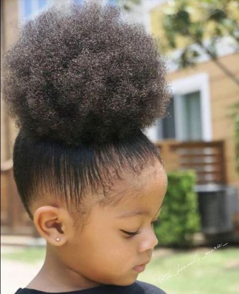 3 Tips To Get Your Little Girl To Let You Do Her Hair  Read the article here - http://www.blackhairinformation.com/general-articles/tips/3-tips-get-little-girl-let-hair/ Lil Girl Hairstyles, Kid Hairstyles, Toddler Hairstyles Girl, Natural Hairstyles For Kids, Girls Natural Hairstyles, Pelo Afro, Girls Braids