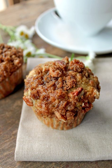 Banana Muffins With Crumb Topping, Making Muffins, Crumb Topping Recipe, Buttermilk Muffins, Muffins Blueberry, Maple Oatmeal, Crumble Muffins, Strawberry Crumble, Crumb Muffins