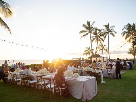 Oahu Wedding Reception, Island Wedding Reception, White Flower Centerpieces, Oahu Wedding Venues, Backyard Wedding Lighting, Wedding Venues Hawaii, Outdoor Island, Garden Wedding Reception, Ocean Wedding