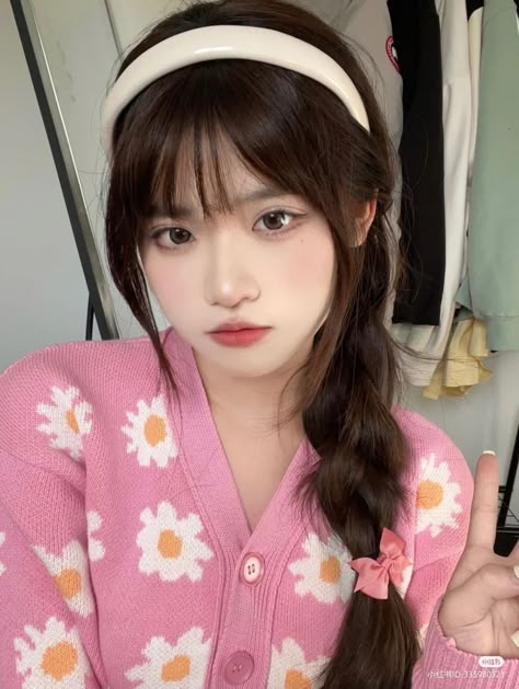 Cardigan Aesthetic, Back To College Outfits, Korean Bangs Hairstyle, Hairstyle 2024, Korean Bangs, Cute Bangs, Flower Knit, Y2k Cardigan, Aesthetic 90s