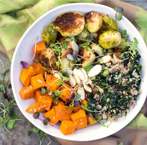 A "Buddha Bowl" is a big bowl of beautiful delicious food that's super good for you. It's the ultimate satisfying nutritious meal. Sweet Potato Brussel Sprouts, Potato Brussel Sprouts, Salad Cauliflower, Buddha Bowl Recipes, Smoked Almonds, Brussels Sprouts Salad, Quinoa Kale, Quinoa Sweet Potato, Potato Salad With Egg