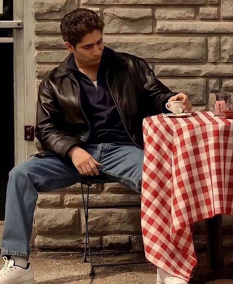 Christopher Sopranos, Gangster Outfit, Christopher Moltisanti, Gangster Style, Mafia Gangster, Tony Soprano, Dad Fashion, Mens Outfit Inspiration, Look Cool