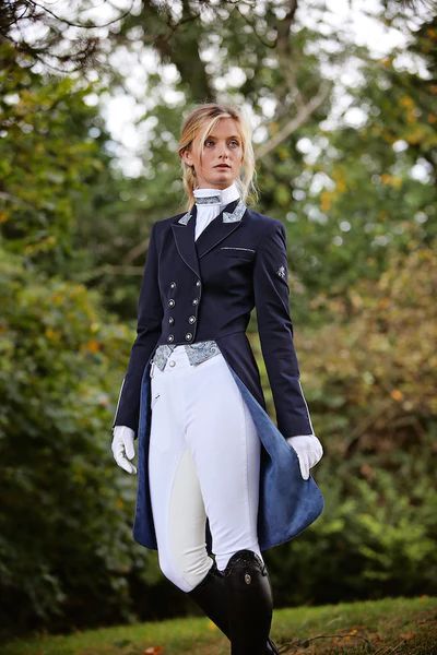 Dressage Coats, Equestrian Style Outfit, Horse Riding Outfit, Horse Riding Clothes, Perfect Coat, Woman Suit Fashion, Equestrian Outfits, Riding Outfit, Liberty Print