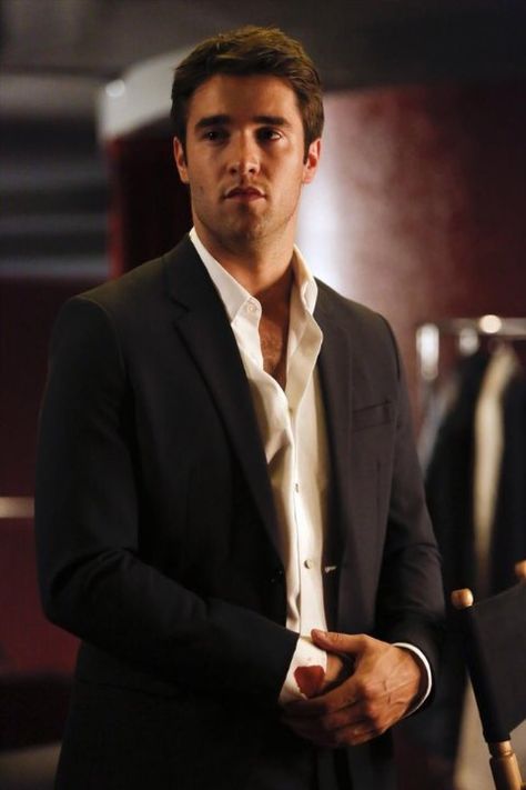 Revenge Season 2, Revenge Tv Show, Josh Bowman, Emily Thorne, Veronica Mars, Actors Male, Hey Handsome, Sweet Revenge, The Aftermath