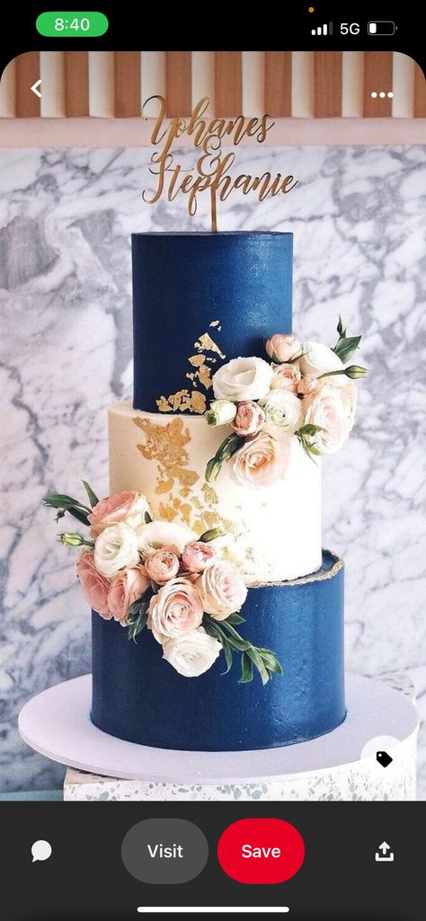 Navy Blue Wedding Cakes, Three Tier Wedding Cake, Vintage Pasta, Ideas Aniversario, Blue And Gold Wedding, Wedding Cake Navy, Color Roses, Green Wedding Cake, Pretty Wedding Cakes