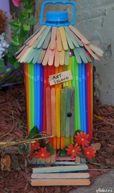 Recycle Reuse Renew Mother Earth Projects: How to make Fairy Houses from Recycled Materials Earth Projects, Recycled Garden Art, Fairies Garden, Fairy Homes, Fairy Stuff, Fairy Furniture, Meteor Garden 2018, Recycled Garden, Recycled Bottle