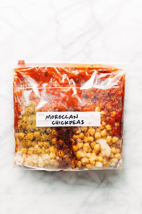 Freezer Meal Spiced Chickpea Bowl: clean eating meets comfort food! Dump it all in a bag, freeze it, and make it for dinner in a snap. #chickpeas #vegetarian #freezermeal Goals For January, Vegan Freezer Meals, Chickpea Bowl, Vegetarian Freezer Meals, Food Dump, Slow Cooker Lentils, Spiced Chickpeas, Dump Meals, Freezer Meal