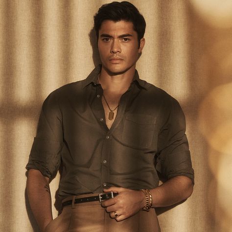 Henry Golding, Book Boyfriends, Poses For Men, Asian Actors, Men's Jewelry, David Yurman, Asian Men, Designer Jewelry, Celebrity Crush