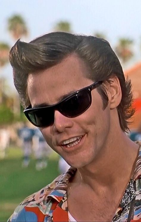 Jim Carrey Funny, Ace Ventura Pet Detective, Wraparound Sunglasses, Pet Detective, Ace Ventura, The Truman Show, Jim Carrey, Actrices Hollywood, Hollywood Stars