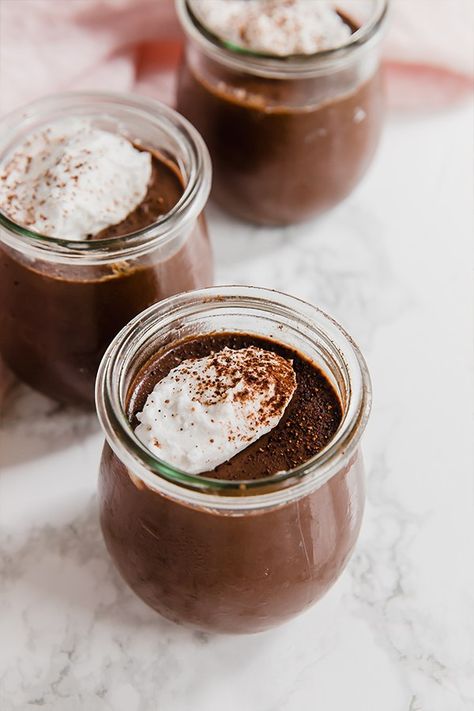 Homemade Chocolate Pudding (Paleo, AIP, No Cornstarch) - Unbound Wellness Aip Chocolate Pudding, Aip Chocolate Desserts, Aip Jello, Hoshimotos Diet, Arrowroot Recipes, Cacao Pudding, Paleo Chocolate Pudding, Paleo Pudding, Aip Sweets