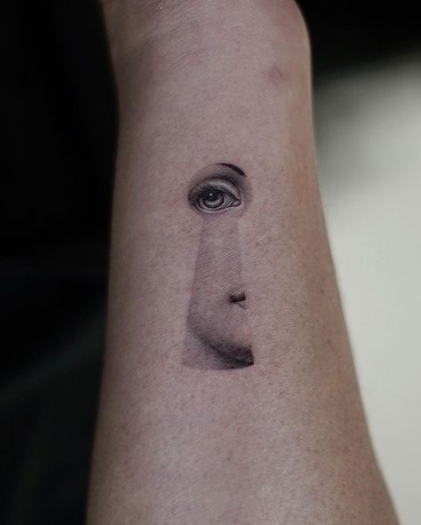 Eyes Tattoo On Arm, Multiple Eyes Tattoo, Micro Realism Tattoo Ideas, Lovers Eye Tattoo, Fine Line Realism Tattoo, Small Realism Tattoo, Micro Realism Tattoo Design, Eye Tattoo Realism, Eye Tattoo Trippy