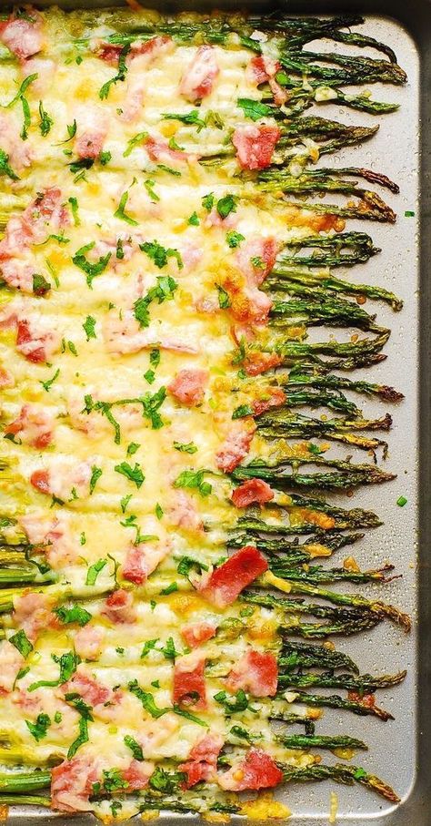 Asparagus Thanksgiving, Cheese Asparagus, Thanksgiving Recipes Side Dishes Veggies, Thanksgiving Vegetables Side Dishes, Thanksgiving Vegetable Sides, Grilled Asparagus Recipes, Asparagus Recipes Baked, Thanksgiving Side Dishes Easy, Ham Dinner