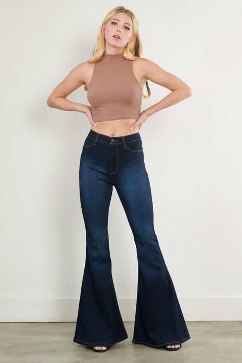 Blue Bell Bottoms Outfit, Bottoms Outfit Ideas, Blue Bell Bottoms, Pastel Jeans, Bell Bottoms Outfit, Flare Jeans Outfit, Super Flare Jeans, Blue Bell, Cute Jeans