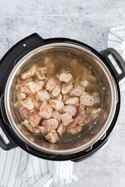 Diced chicken that had been browned in an Instant Pot, with chicken broth, ready to be cooked. Instant Pot Diced Chicken, Diced Chicken Instant Pot, Cubed Chicken Recipes, Pressure Cook Chicken Breast, Instant Pot Baby Food, Instant Pot Teriyaki Chicken, Chicken In The Instant Pot, Pressure Cooking Chicken, Teriyaki Chicken Recipe