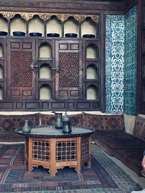 Arabian Furniture Design, Arabian Furniture, Islamic Interior, Islamic Interior Design, Islamic Style, Temple Design For Home, Ottoman Decor, Unusual Homes, Space Interiors