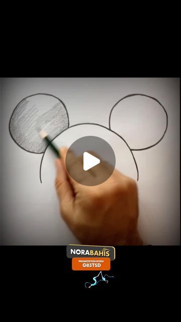 Just Art 🎨 on Instagram: "Mickey 🫶" Mickey Minnie Drawing, Cartoon Art Drawing Disney Characters, Disney Characters Drawings Easy, Easy Winnie The Pooh Drawing, Mickymaus Drawing, How To Draw Minnie Mouse, Mikey Mouse Drawings Easy, Mickey Easy Drawing, Drawing Disney Easy