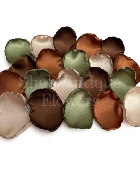 Copper Bronze Brown Champagne Moss Flower Petals Country - Etsy Chocolate Brown Wedding, Brown Wedding Themes, Barn Wedding Decor, Country Wedding Decor, Wedding Aisle Decor, Flower Girl Petals, Olive Wedding, Bronze Wedding, Country Barn Weddings